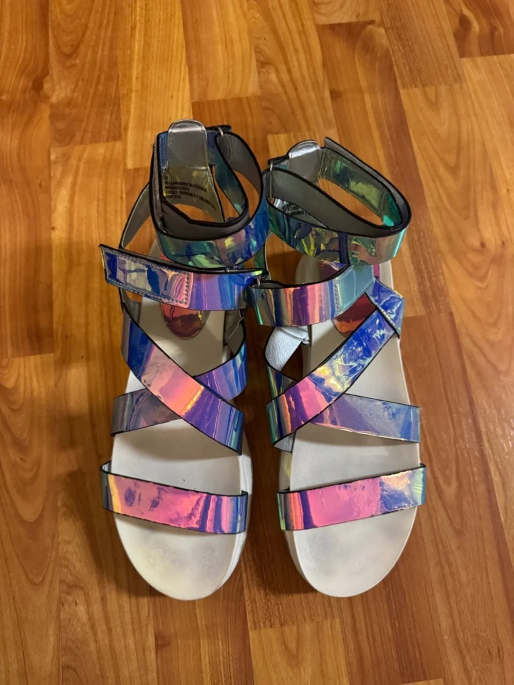 Wild Fable Kaya Gladiator Sandals Holographic - Picture 2 of 7